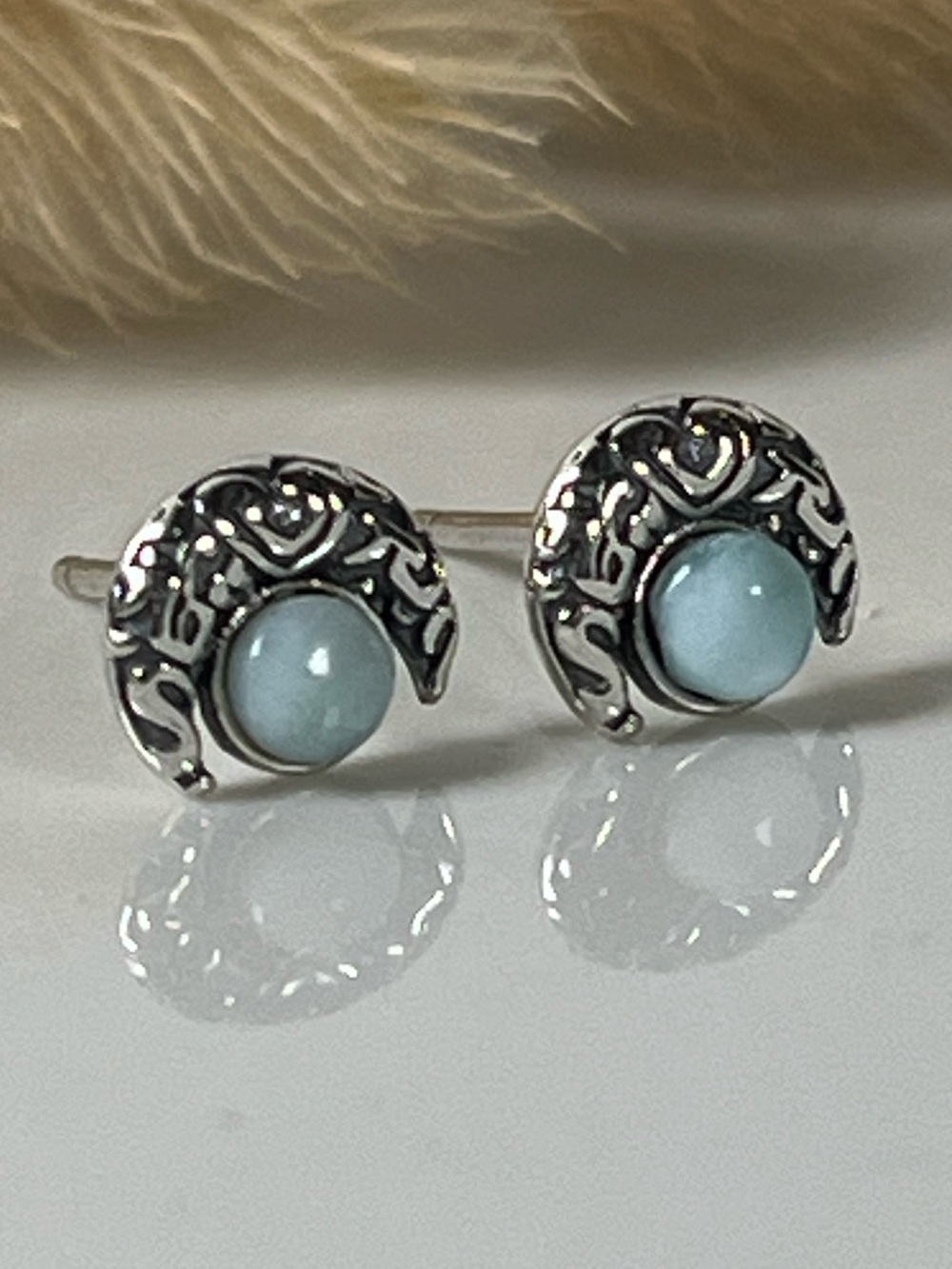 925 Solid Sterling Silver Bali Design Crescent Moon Larimar Stud Post Earrings - Picture 5 of 5